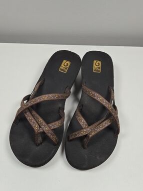 Teva Mush Brown Strappy Sandals with Subtle Multi-Color Pattern